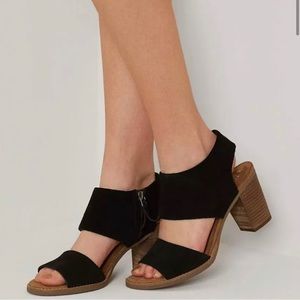 NWT Size 7 TOMS Majorca Cutout Sandal Black Suede